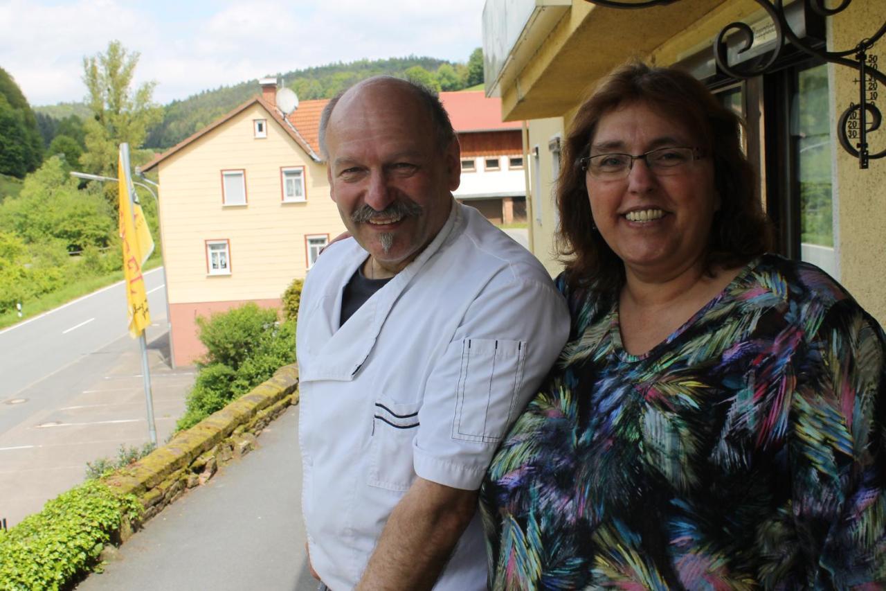 Hotel Gasthof Zur Krone Odenwald-Sterne-Hotel Oberzent Exterior foto