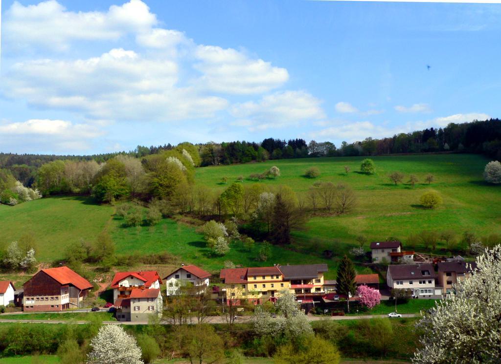 Hotel Gasthof Zur Krone Odenwald-Sterne-Hotel Oberzent Exterior foto